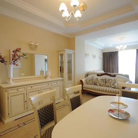 53 Promenade Des Anglais *